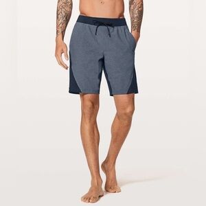 Lululemon Namaste At The Beach Short II *9" Gray Black Size Medium